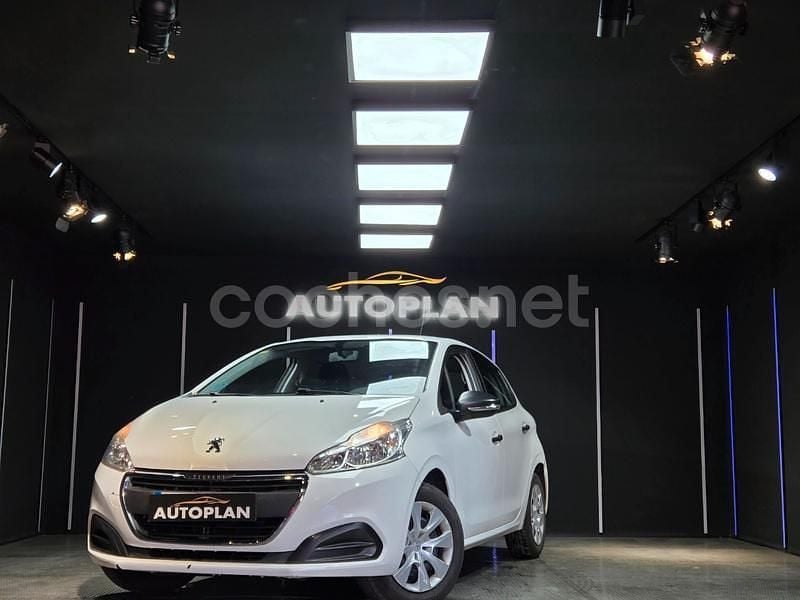 Blanco Usado 2016 Peugeot 208 Active Utilitario | 5790 € (Super precio) - Imagen 1/3