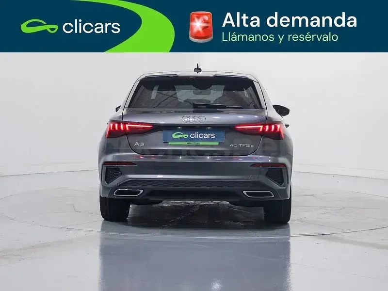 Usado Audi A3 S-Line 204 CV (150 kW) 2022 Gris / plata Berlina