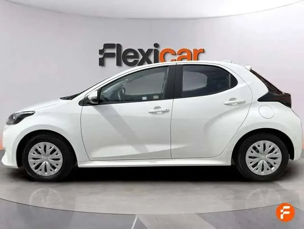 Usado Toyota Yaris Active 116 CV (85 kW) 2023 Negro Utilitario