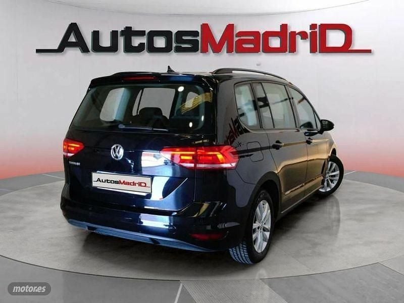 Usado VW Touran Business 116 CV (85 kW) 2018 Negro Monovolumen