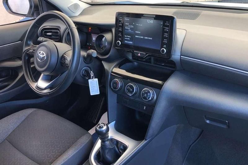 Usado Toyota Yaris Cross 125 CV (91 kW) 2023 Blanco SUV