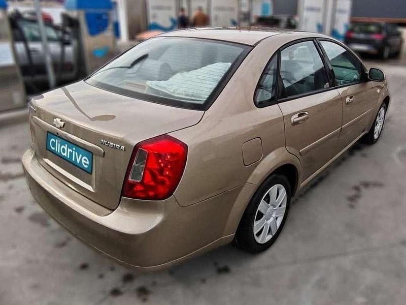 Usado Chevrolet Nubira SX 109 CV (80 kW) 2007 Beige Berlina