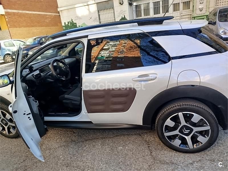 Usado Citroën C4 Shine Edition 110 CV (80 kW) 2017 Blanco Berlina