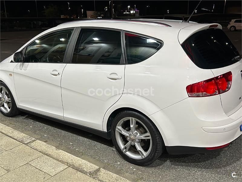 Usado Seat Altea XL Style 125 CV (91 kW) 2013 Blanco Monovolumen