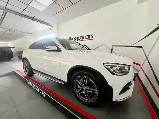 Usado Mercedes GLC200 163 CV (119 kW) 2020 Blanco SUV