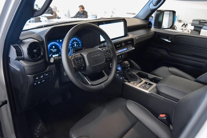 Nuevo Toyota Land Cruiser 207 CV (152 kW) 2025 Blanco SUV