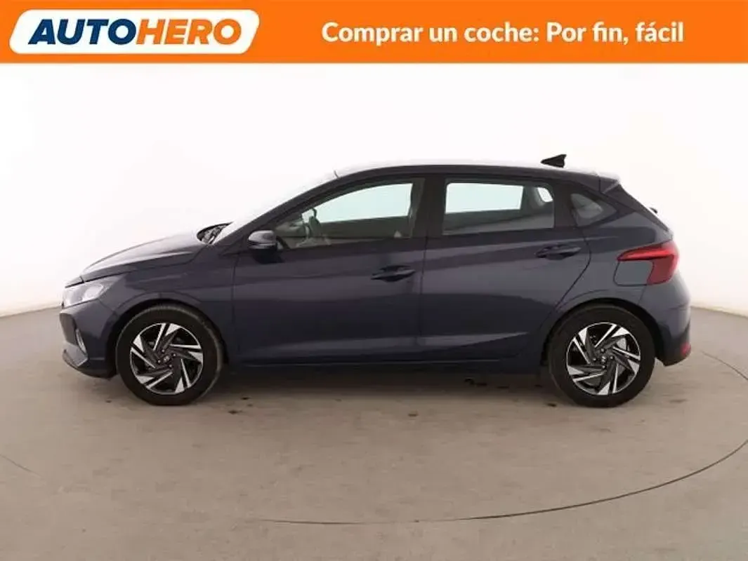 Usado Hyundai i20 84 CV (61 kW) 2023 Gris Utilitario