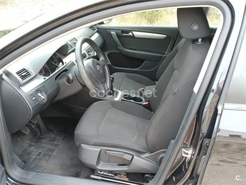 Usado VW Passat Highline 140 CV (102 kW) 2013 Negro Familiar