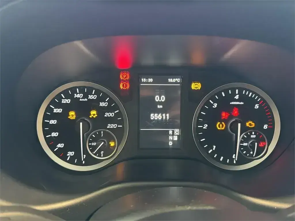 Usado Mercedes Vito 163 CV (119 kW) 2023 Gris Van
