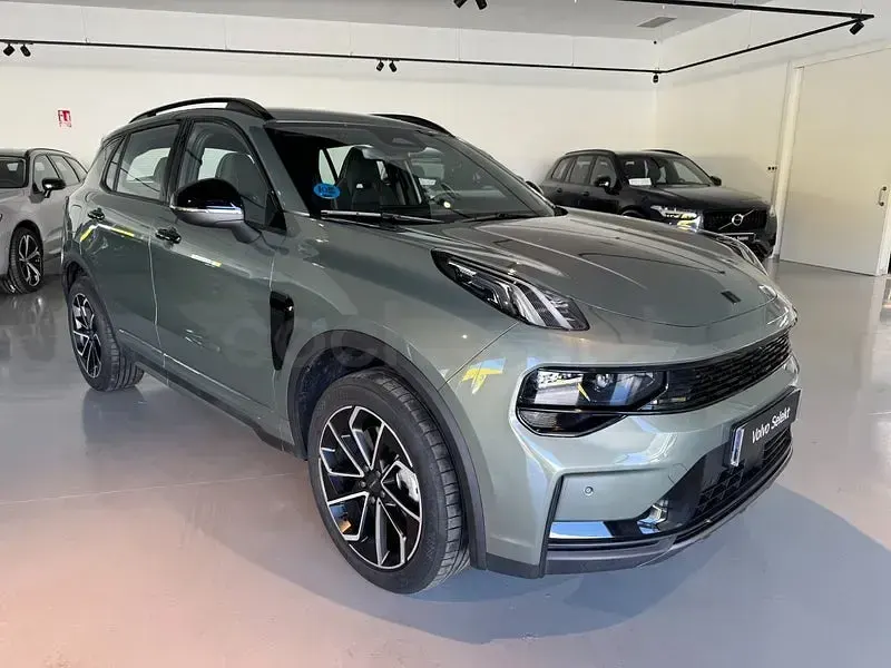 Usado Lynk & Co 01 276 CV (202 kW) 2026 Verde SUV