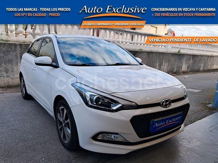 Blanco Usado 2015 Hyundai i20 Berlina | 10.990 € (Precio justo) - Imagen 1/4