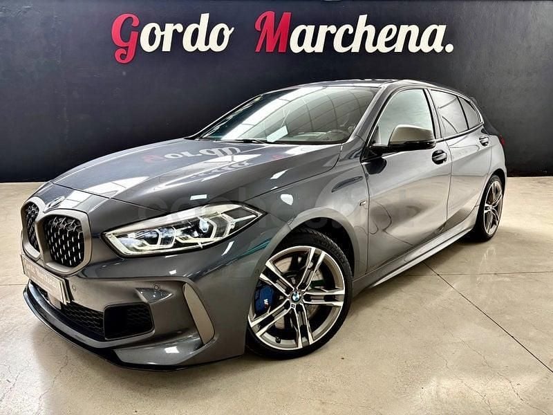 Usado BMW M135 Comfort Edition 306 CV (225 kW) 2021 Gris / plata Utilitario