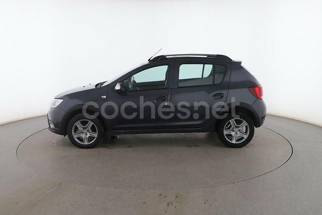 Usado Dacia Sandero Essentiel 95 CV (69 kW) 2020 Gris Utilitario