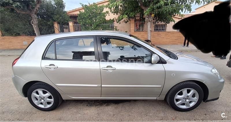 Usado Toyota Corolla Luna 90 CV (66 kW) 2006 Gris / plata Berlina