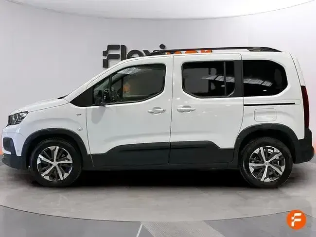 Usado Peugeot Rifter Allure 100 CV (73 kW) 2023 Blanco Monovolumen