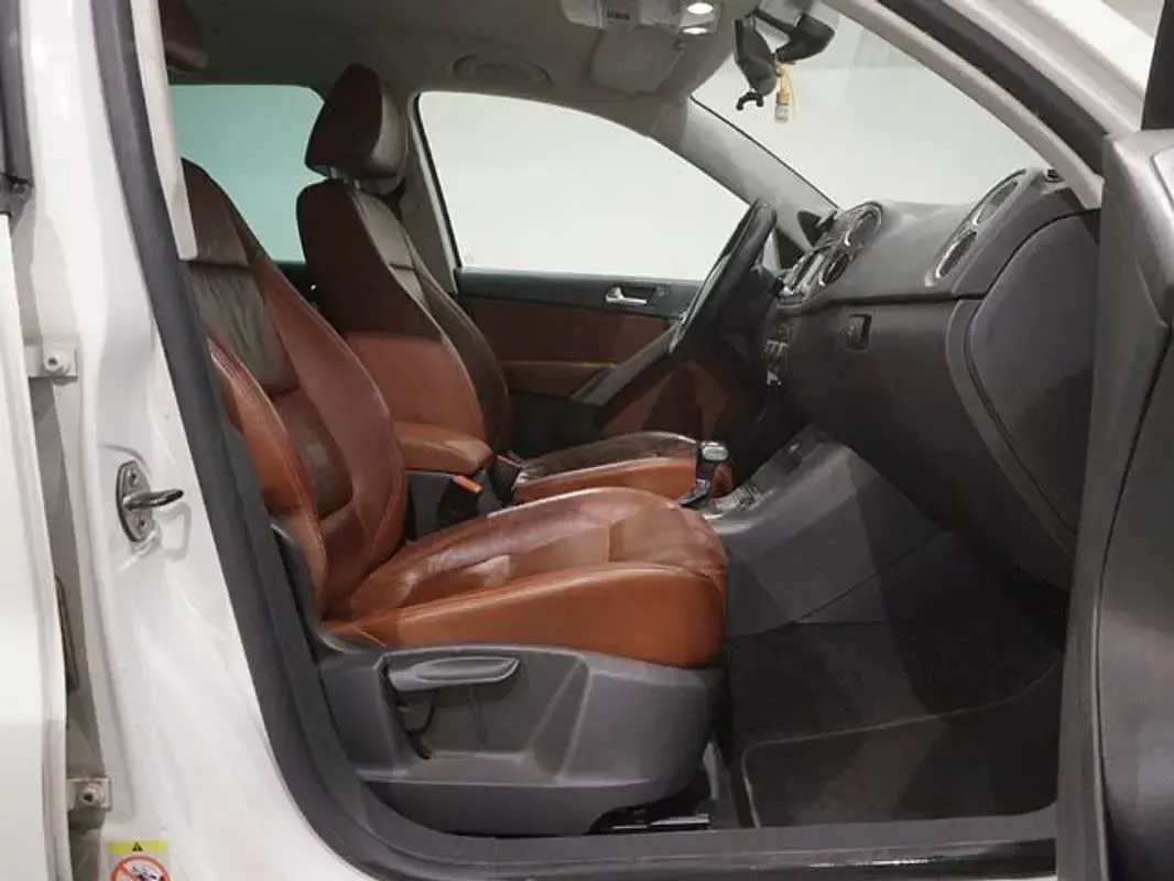 Usado VW Tiguan R-line 140 CV (102 kW) 2009 Blanco SUV