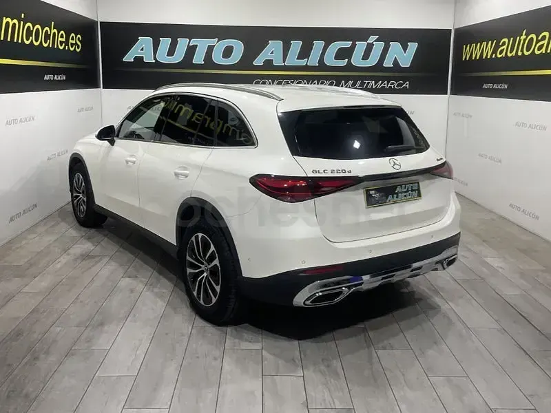 Usado Mercedes GLC220 194 CV (142 kW) 2023 Blanco SUV