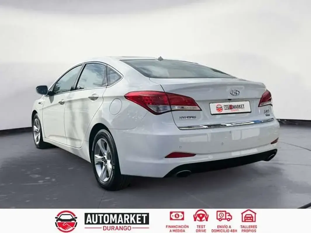 Usado Hyundai i40 136 CV (100 kW) 2013 Blanco Berlina