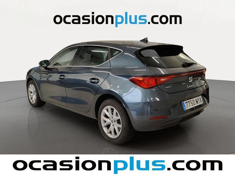 Usado Seat Leon Style 116 CV (85 kW) 2025 Gris / plata Berlina