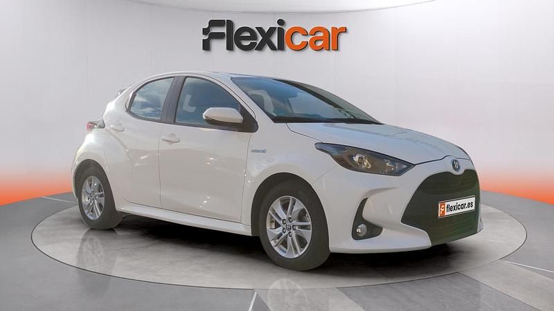 Blanco Usado 2020 Toyota Yaris Hybrid Active Utilitario | 13.790 € (Precio justo) - Imagen 1/4