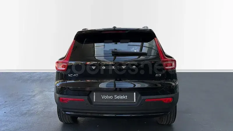 Usado Volvo XC40 Plus 163 CV (119 kW) 2025 Negro SUV