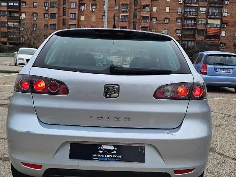 Usado Seat Ibiza Reference 70 CV (51 kW) 2007 Gris / plata Utilitario