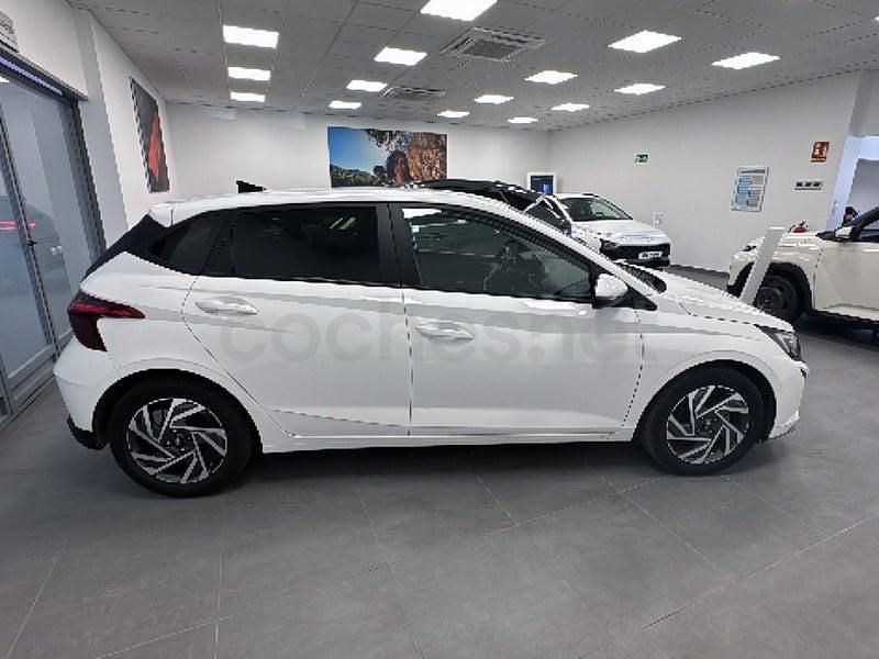 Usado Hyundai i20 79 CV (58 kW) 2025 Blanco Utilitario