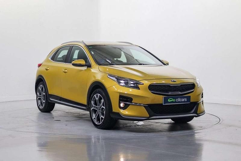 Usado Kia XCeed 105 CV (77 kW) 2022 Amarillo SUV
