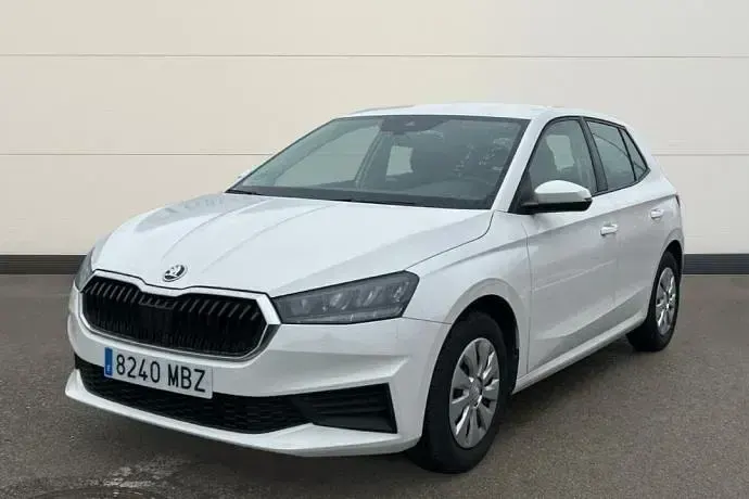 Usado Skoda Fabia Active 80 CV (58 kW) 2022 Blanco Utilitario