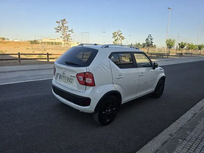 Usado Suzuki Ignis 90 CV (66 kW) 2019 Blanco SUV