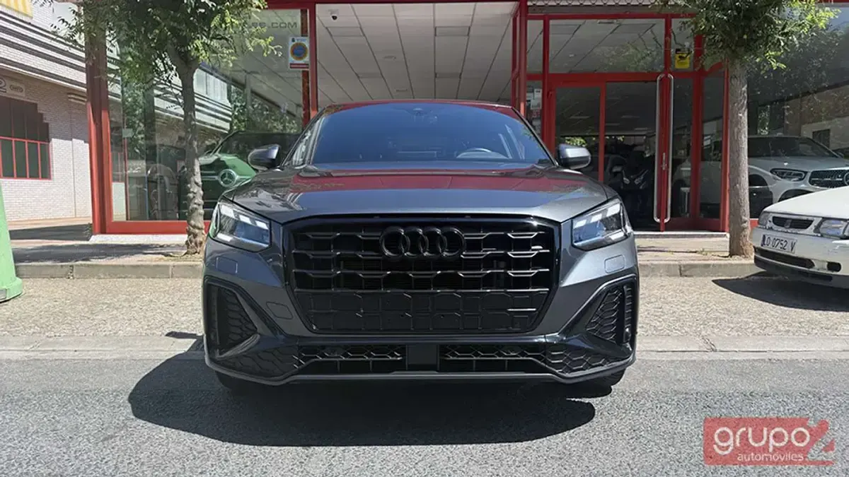 Usado Audi Q2 S-Line 150 CV (110 kW) 2023 Gris SUV
