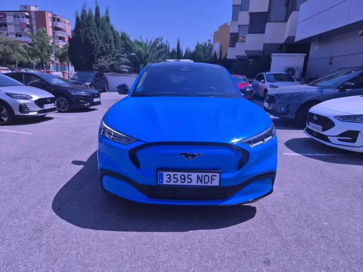 Usado Ford Mustang Mach-E Premium 258 kW (351 CV) 2025 Azul grabber (metalizado) SUV