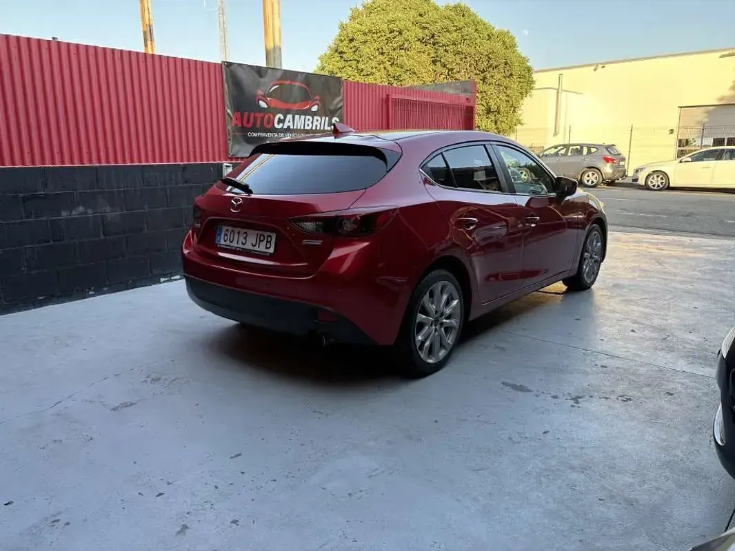 Usado Mazda 3 Luxury 105 CV (77 kW) 2016 Burdeos Utilitario