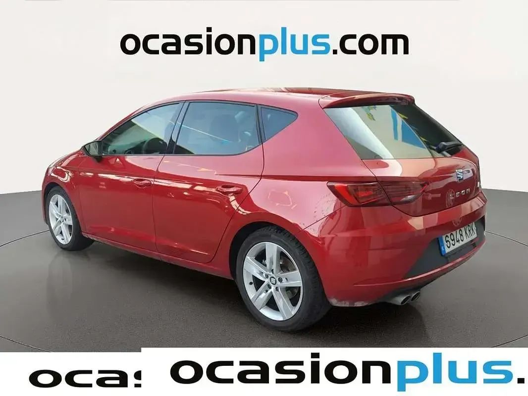 Usado Seat Leon FR 130 CV (95 kW) 2018 Rojo Utilitario