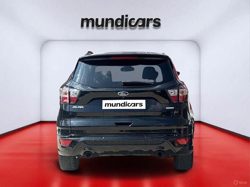 Usado Ford Kuga ST-Line 150 CV (110 kW) 2016 Negro SUV