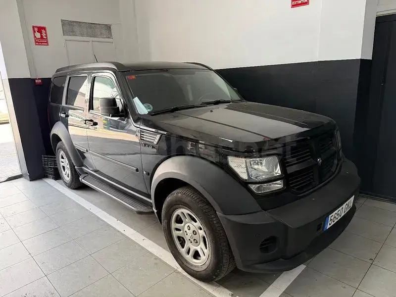 Usado Dodge Nitro SXT 177 CV (130 kW) 2007 Negro SUV