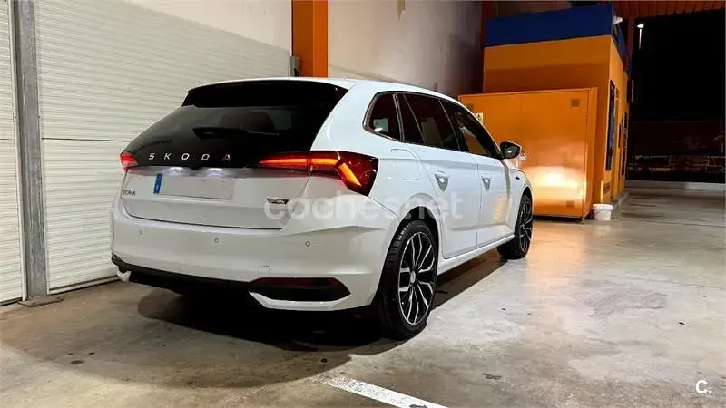 Usado Skoda Scala Selection 115 CV (84 kW) 2024 Blanco Utilitario