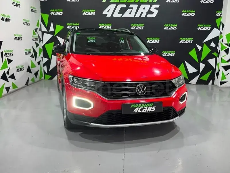 Usado VW T-Roc Life 110 CV (80 kW) 2022 Rojo SUV