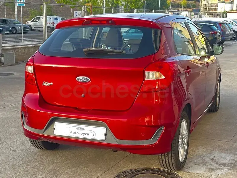 Usado Ford Ka Plus Ultimate 85 CV (62 kW) 2019 Granate Utilitario