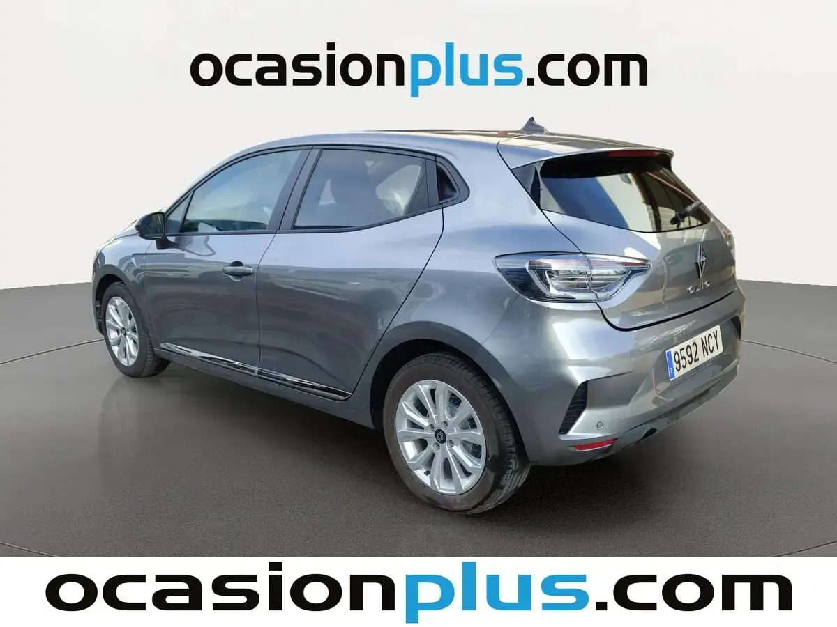 Usado Renault Clio Evolution 101 CV (74 kW) 2025 Gris Utilitario