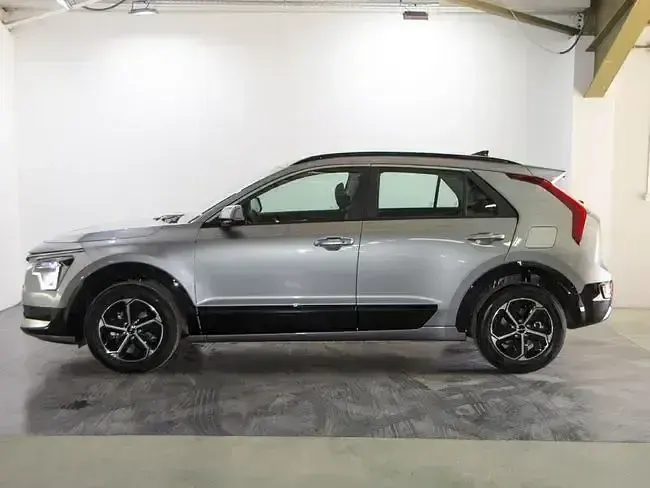 Usado Kia Niro 183 CV (134 kW) 2024 Gris SUV