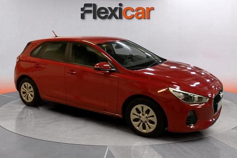 Rojo Usado 2018 Hyundai i30 Berlina | 11.190 € (Buen precio) - Imagen 1/4
