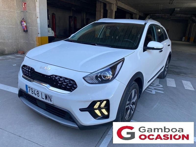 Usado Kia Niro 141 CV (103 kW) 2022 Blanco SUV