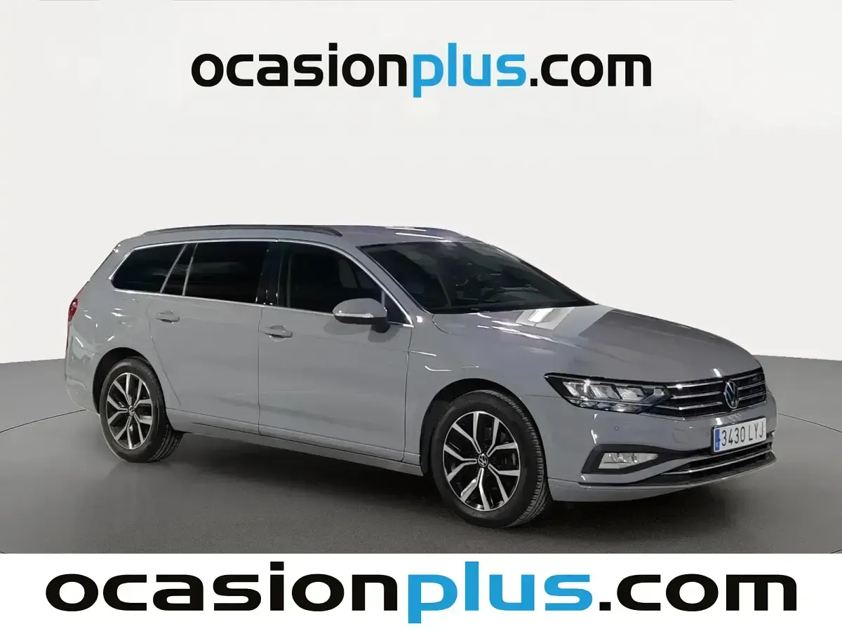Używany VW Passat Executive 150 KM (110 kW) 2022 Szary Kombi