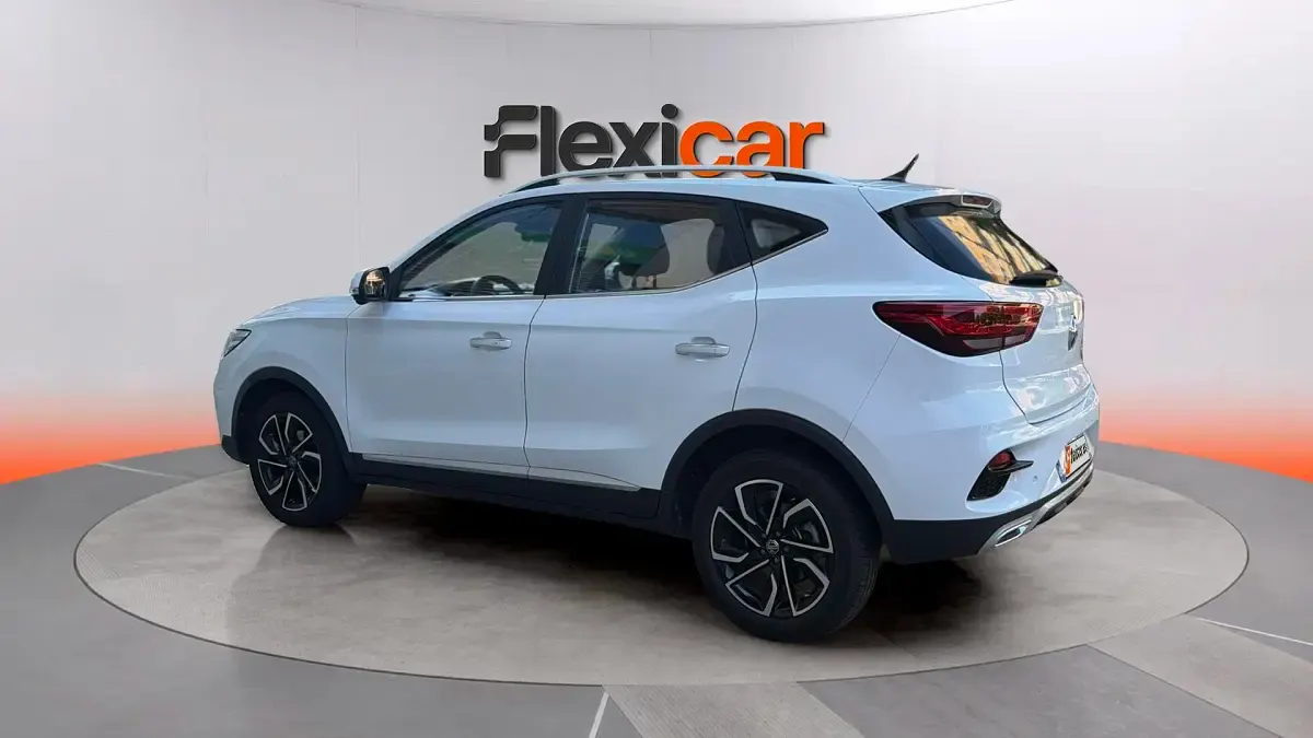 Usado MG ZS Luxury 111 CV (81 kW) 2024 Blanco SUV