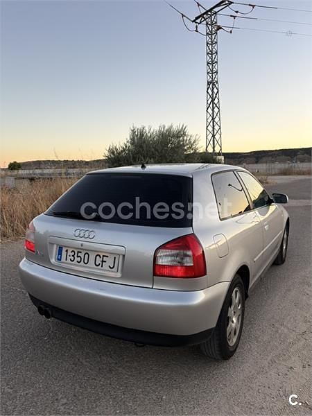 Usado Audi A3 Ambiente 115 CV (84 kW) 2003 Gris / plata Berlina
