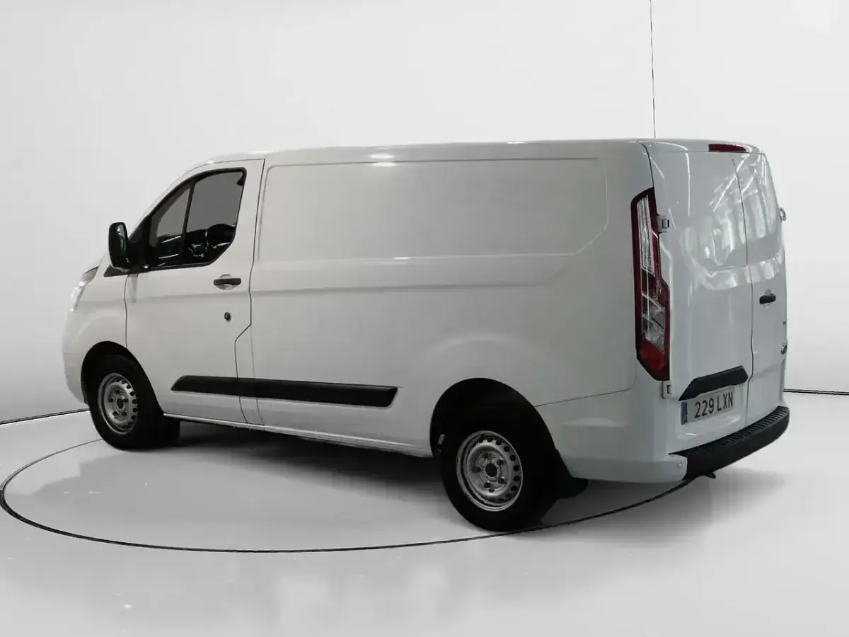 Usado Ford Transit Custom 131 CV (96 kW) 2022 Blanco Berlina
