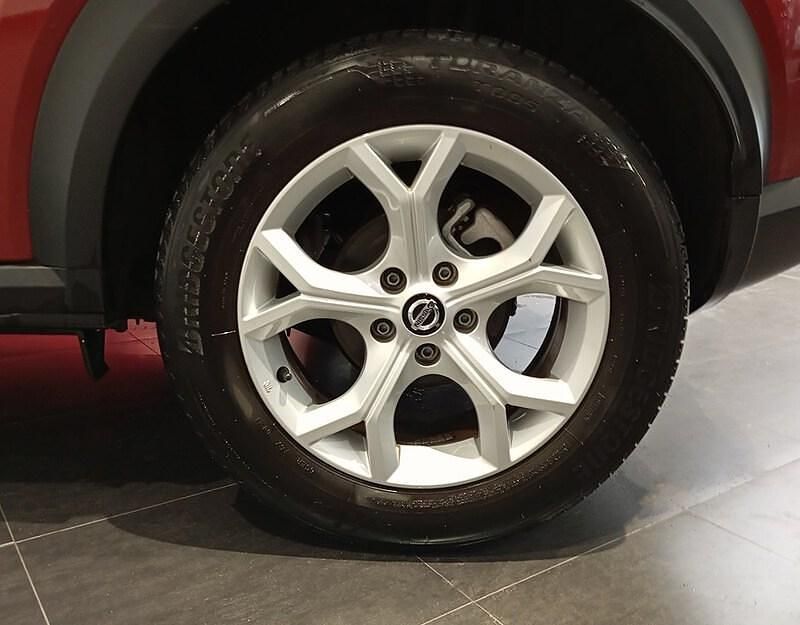 Usado Nissan Juke Tekna 114 CV (83 kW) 2022 Rojo burgundi / tech SUV