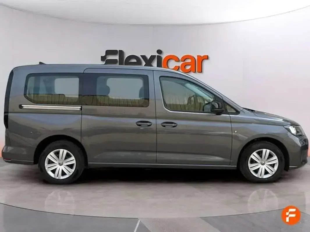 Usado VW Caddy Maxi 122 CV (89 kW) 2024 Gris Monovolumen