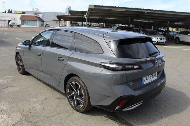 Usado Peugeot 308 SW Allure 131 CV (96 kW) 2024 Gris / plata Familiar